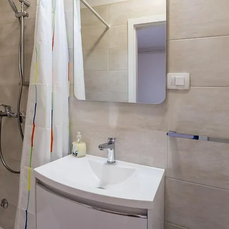 Nur 300 Meter Zum Tollen Apartman Baska (Krk)