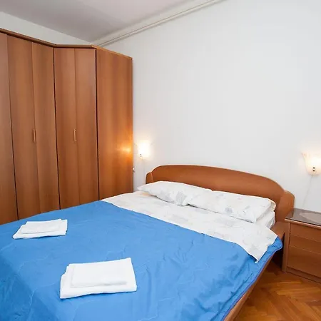 Nur 300 Meter Zum Tollen Apartman Baska (Krk)