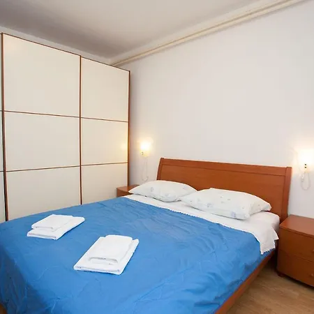 Nur 300 Meter Zum Tollen * Baska (Krk)